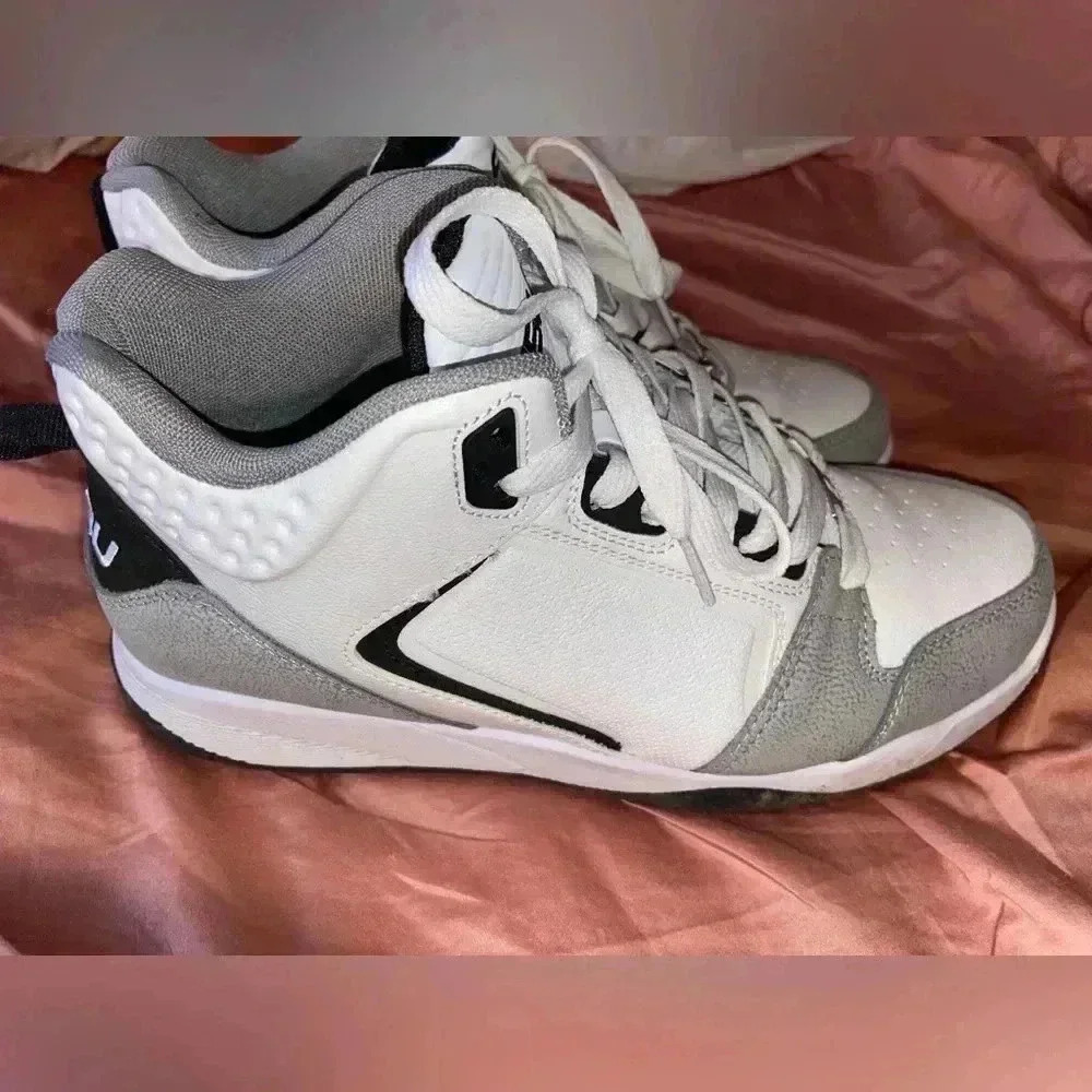 FUBU Men’s 8.5 White Casual Athletic Sneaker - Picture 2 of 7